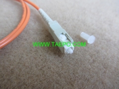 multimode OM2 FC / UPC 0.9mm 2mm 3mm fibre optique pigtail
