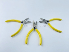 Outil de sertissage pour petits connecteurs de fils