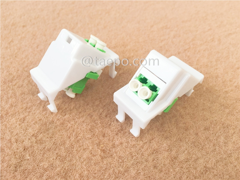 Insert en plastique avec adaptateur LC/APC duplex