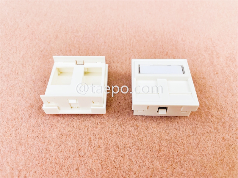  Insert 2 ports, 45x45 mm, style français, sans connecteur Keystone