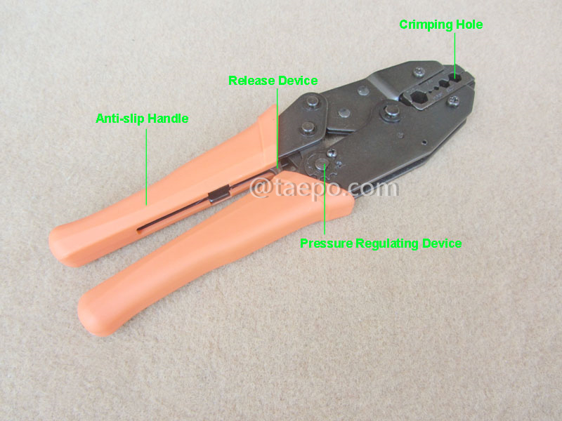 Images illustratives de l’outil de sertissage par compression