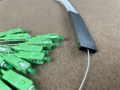 Séparateur optique, PLC, tube en acier, G657A, 1x32, tube lâche de 0,9 mm, 1 m, avec connecteur SC/APC